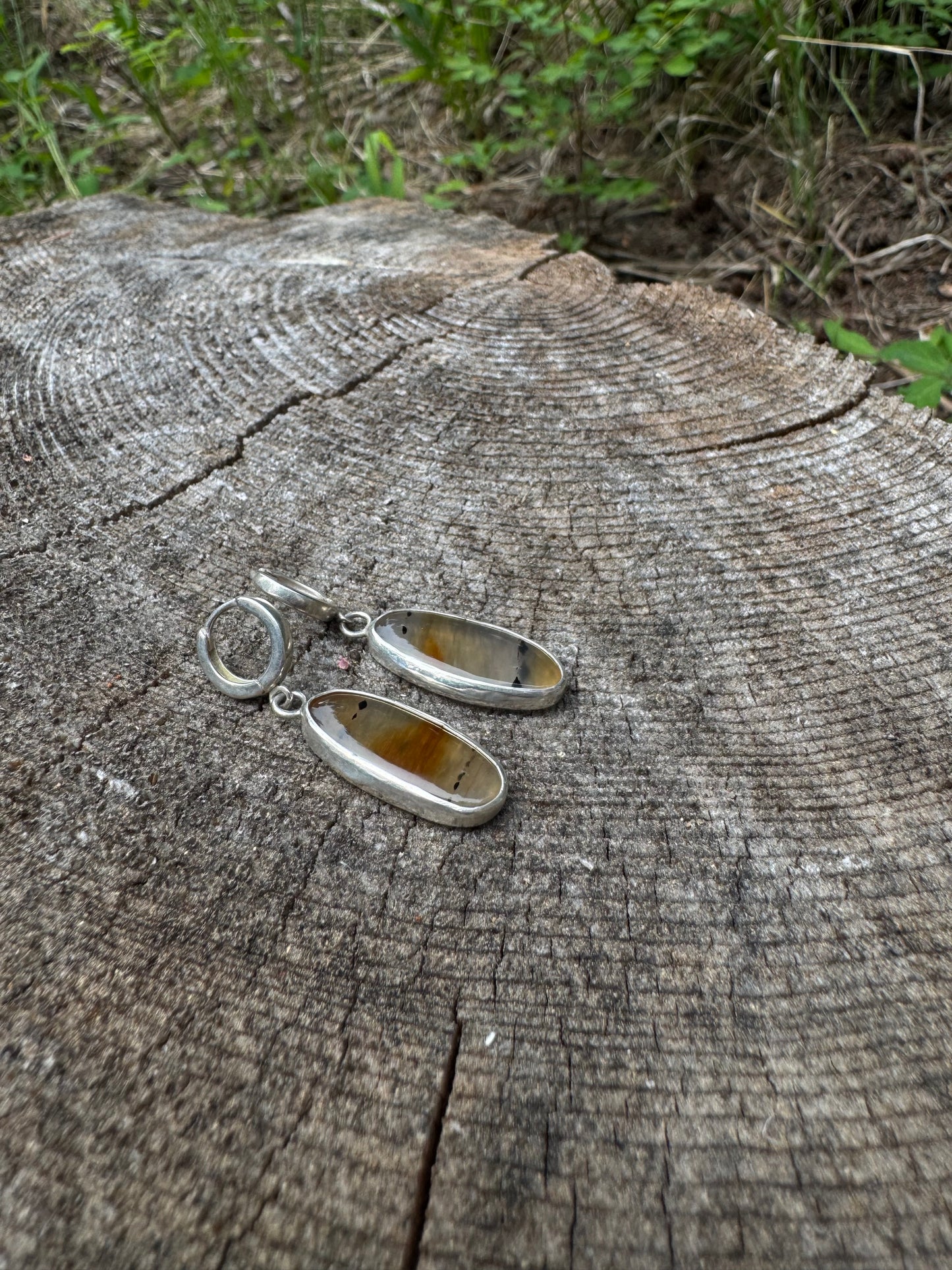 Simple Agate Huggie Hoop Earrings