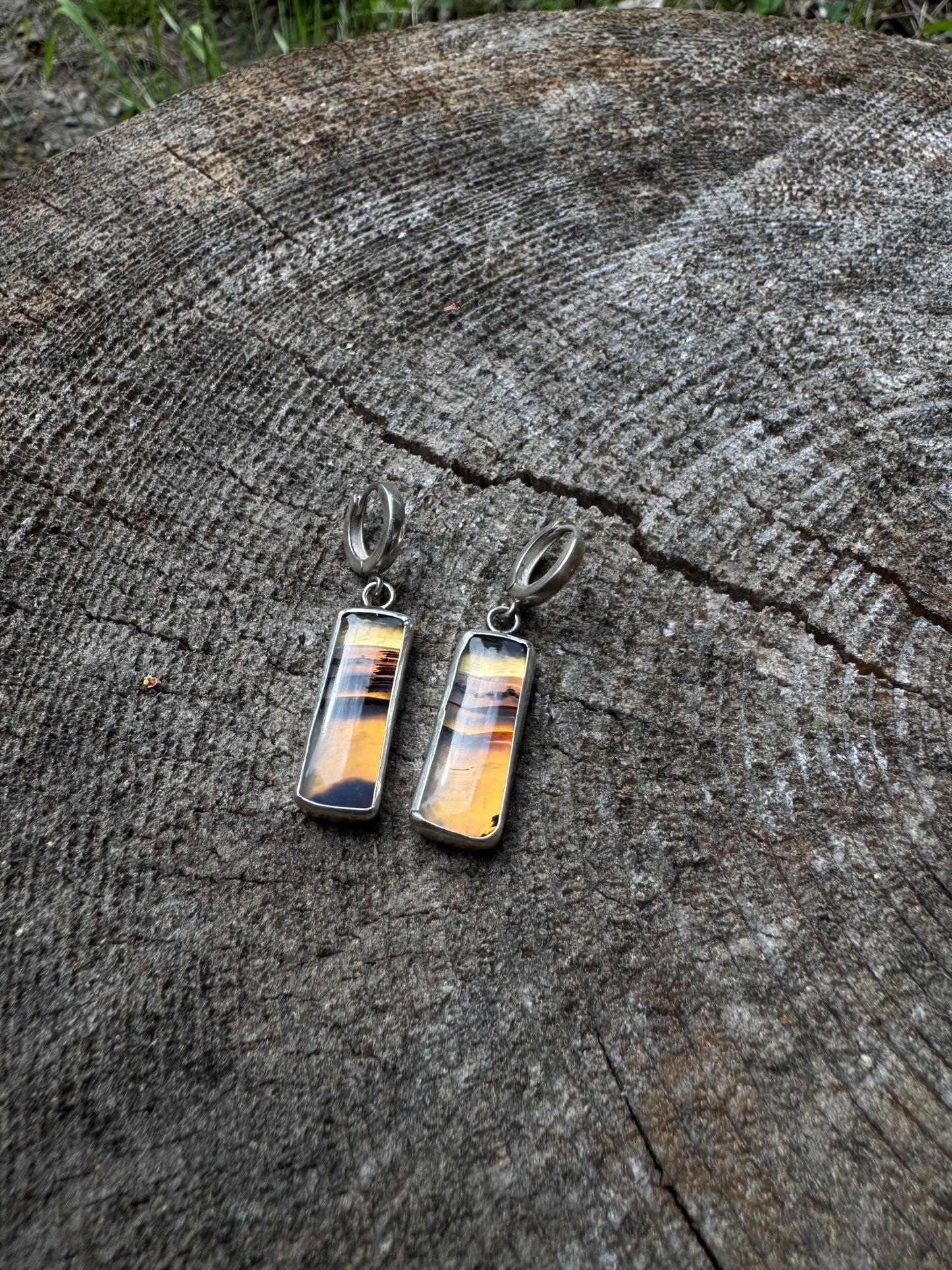 Keum Boo Agate Huggie Hoop Earrings