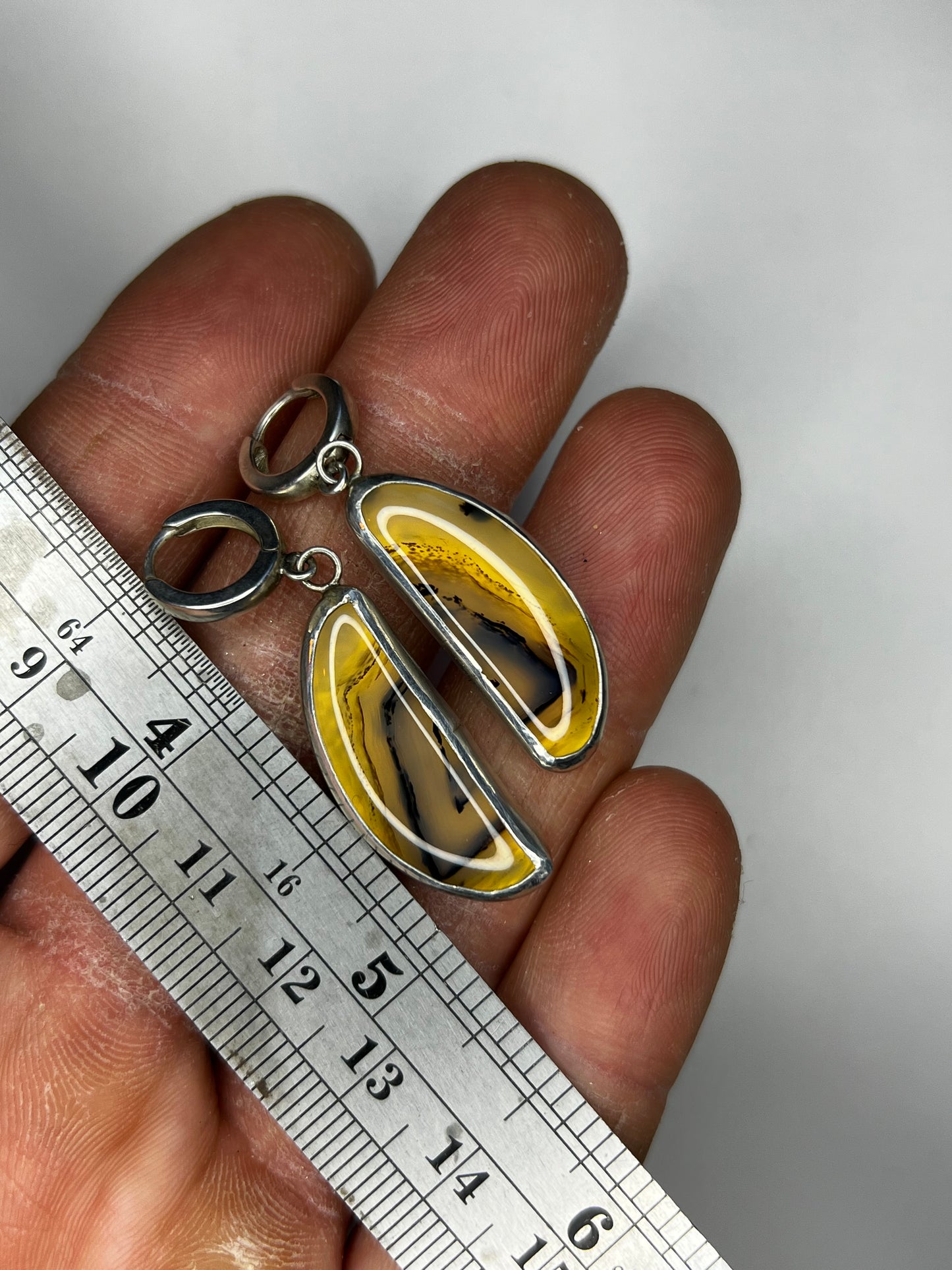Keum-Boo Yellowstone River Agate Huggie Hoops