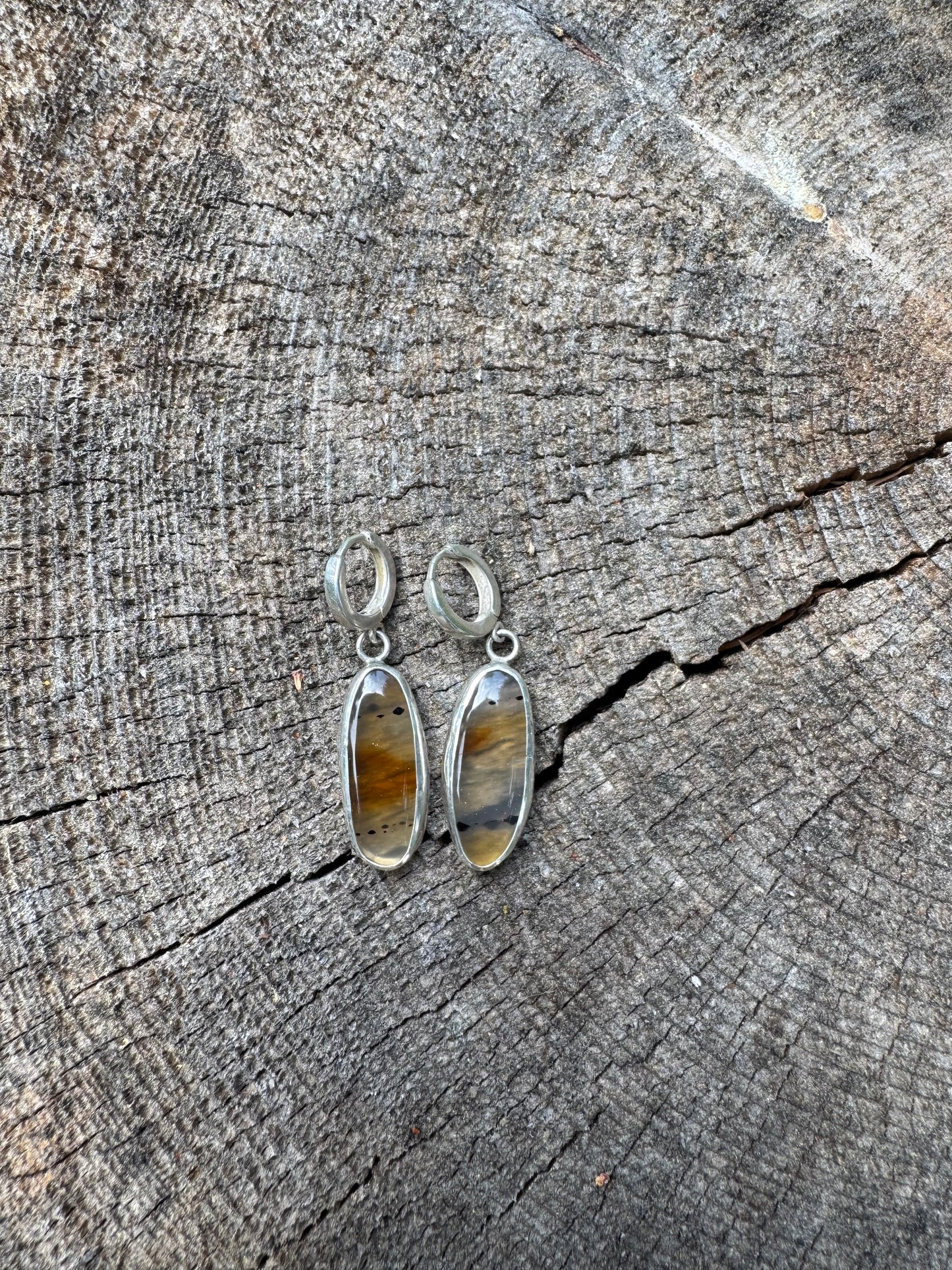 Simple Agate Huggie Hoop Earrings